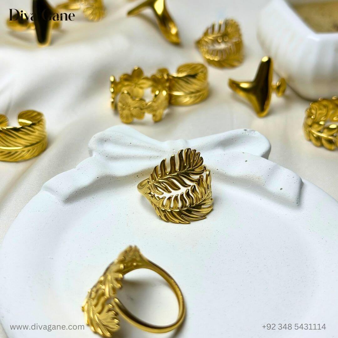 Leaflet Love Ring