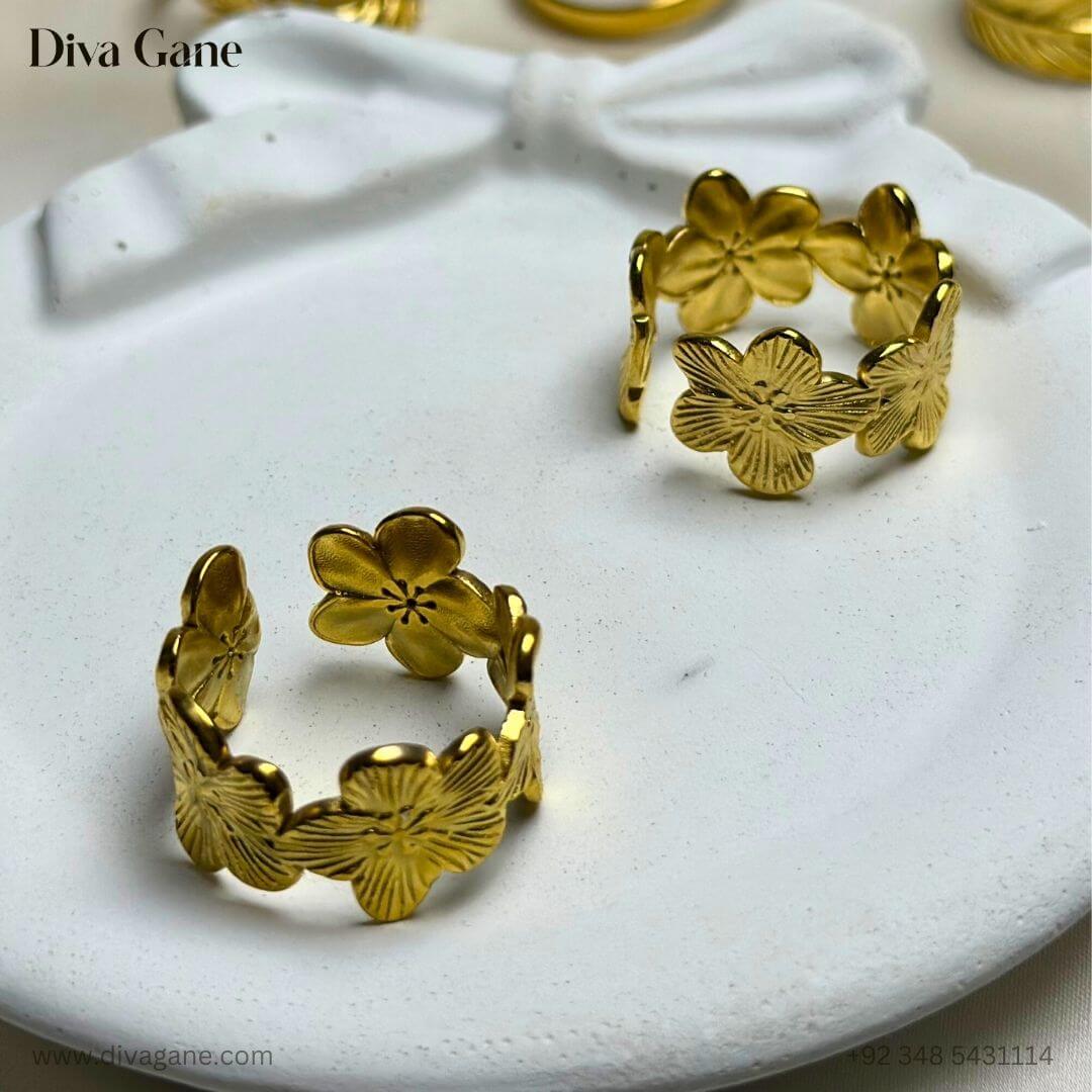 Lush Loop Ring