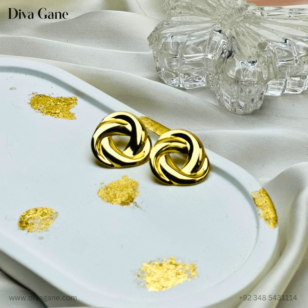 Tangle Tri Studs