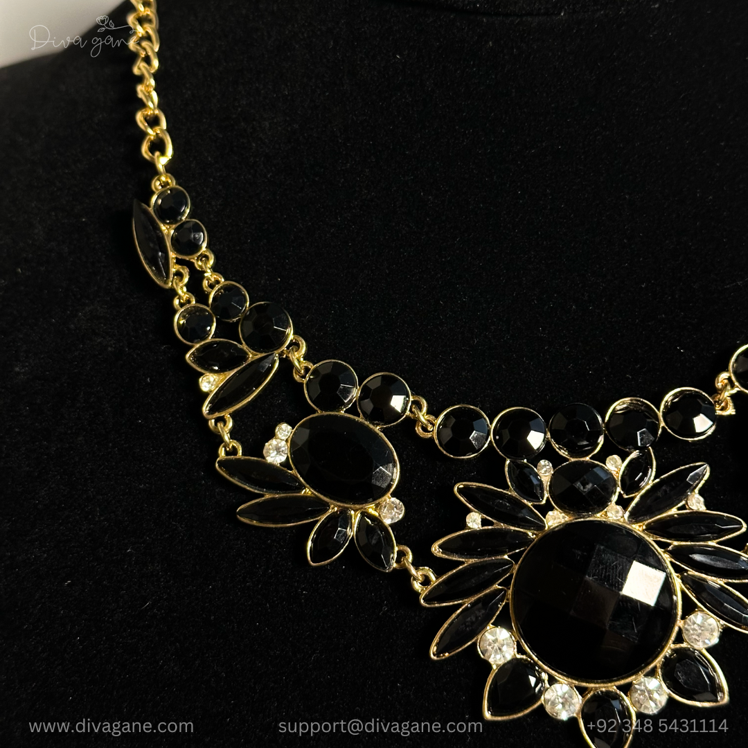 Nebula Noir Neckline