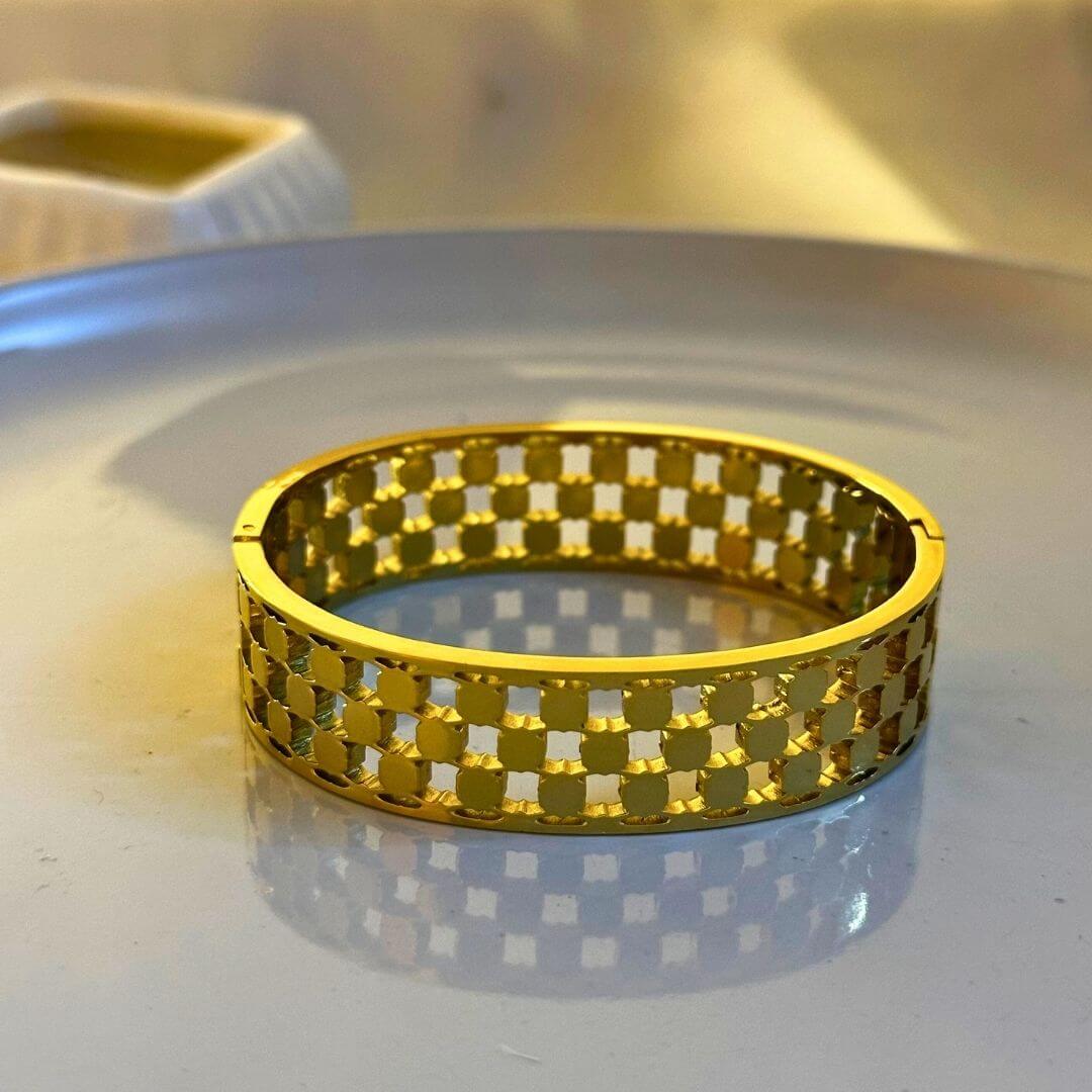 Boxed Bling Wrist Band