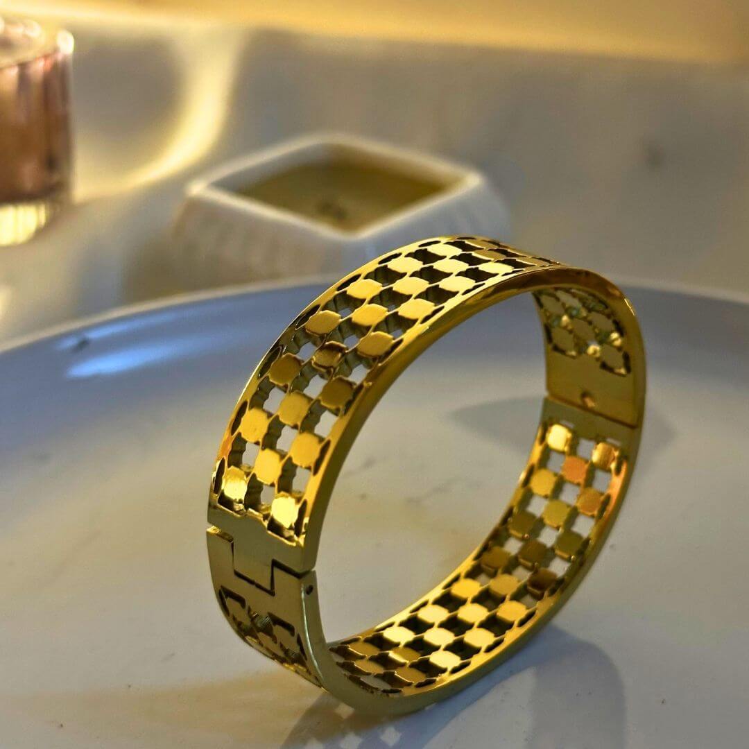 Boxed Bling Wrist Band
