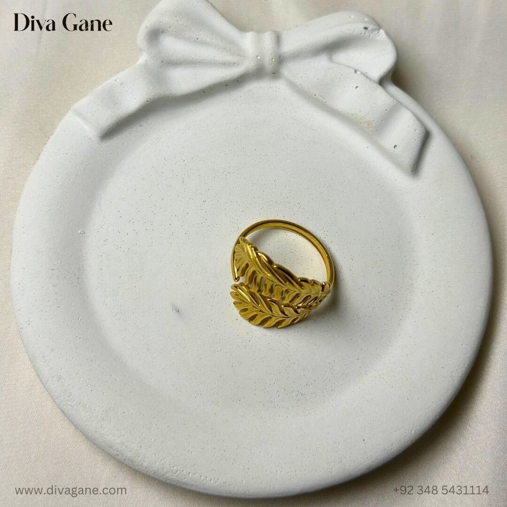 Leaflet Love Ring