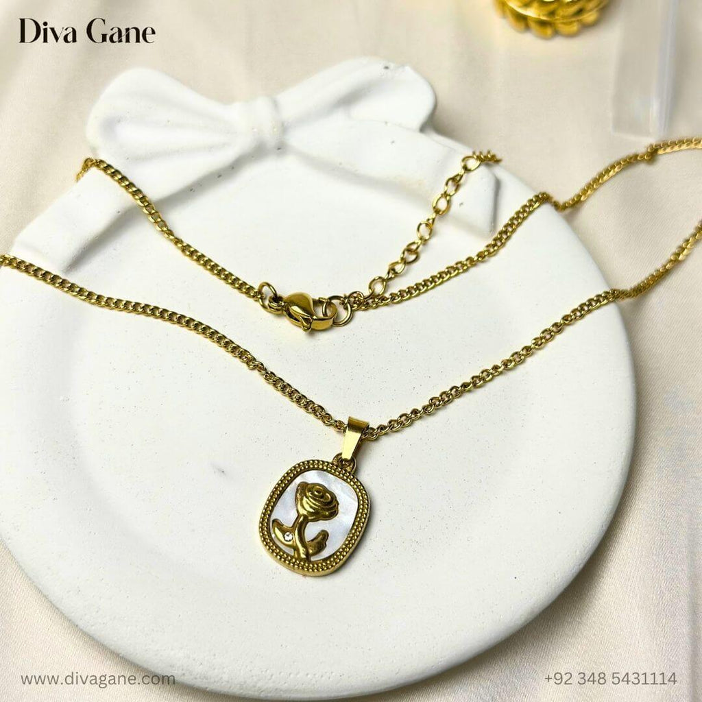 Rosette Radiance Pendant