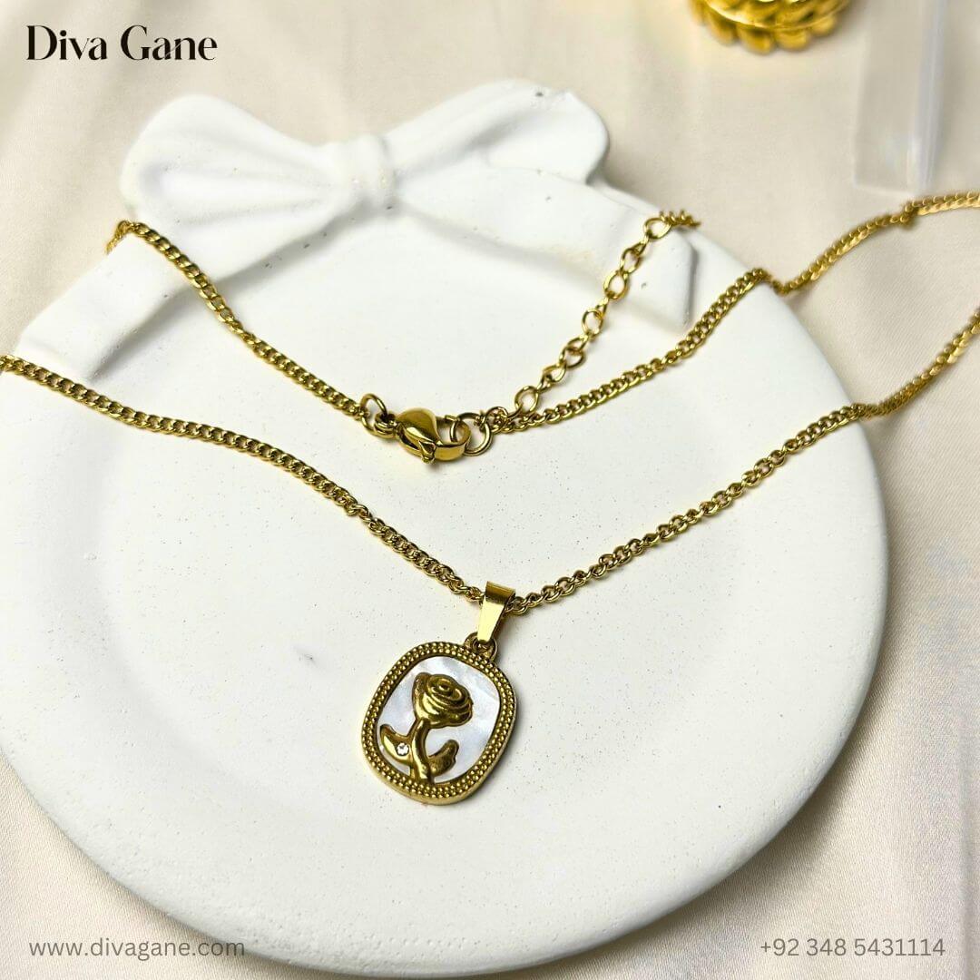Rosette Radiance Pendant