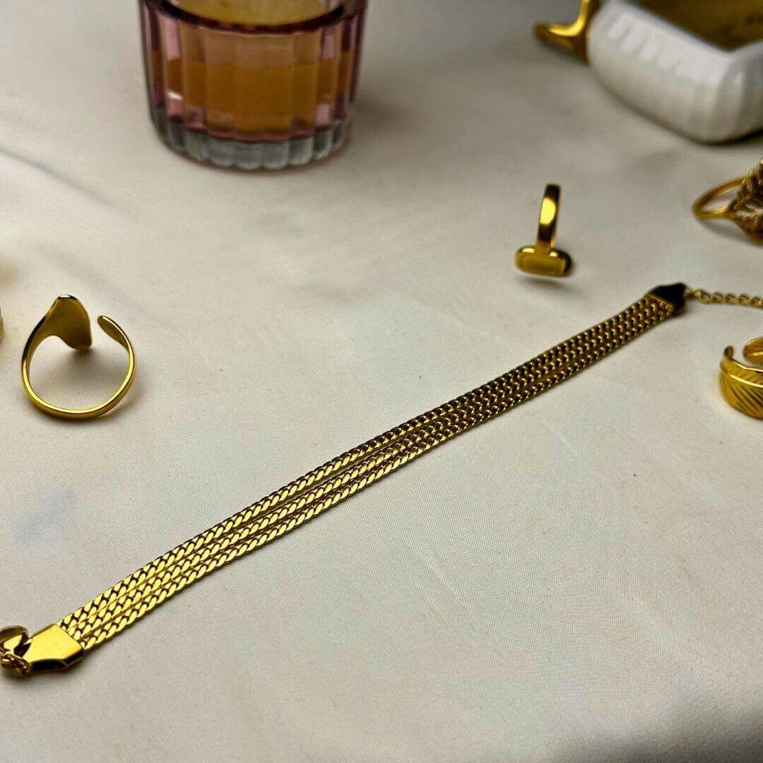 aura threads bracelet ffordable jewellery online in Pakistan – stylish bracelet collection