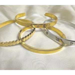 Blog post about stainless s steel by diva gane - why. stainless steel jewellery is must have