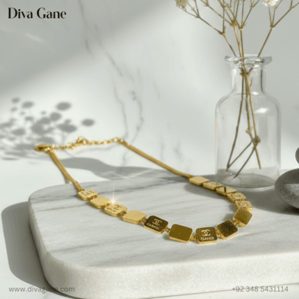 Chunky Gold Curb